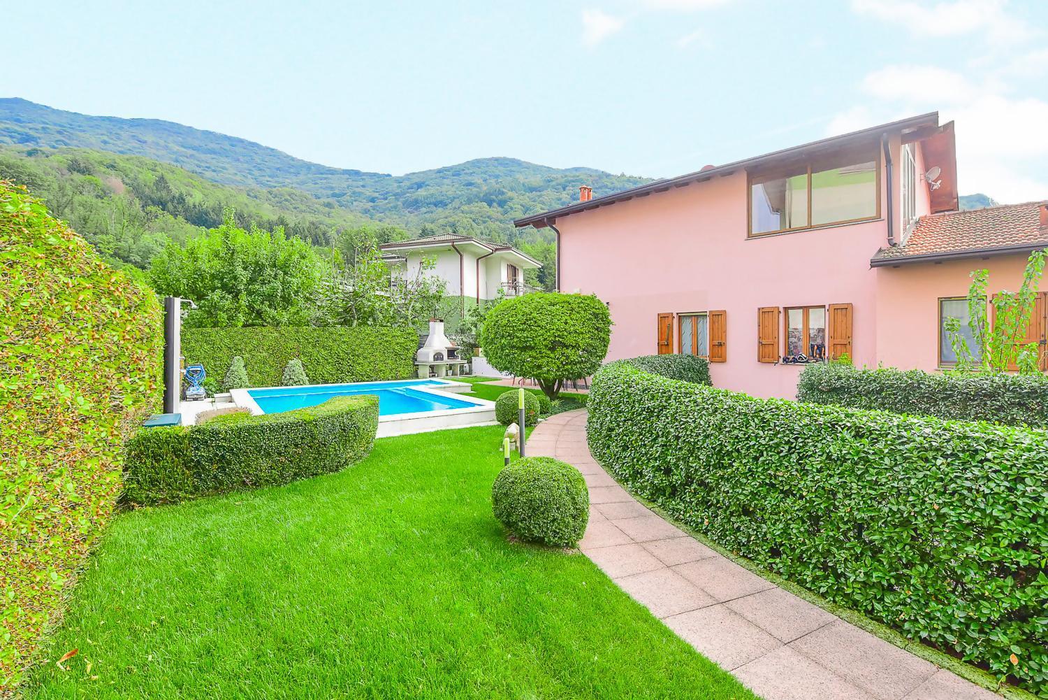 Jane E Jolie Holiday Home Private Swimming Pool Valbrona Екстериор снимка